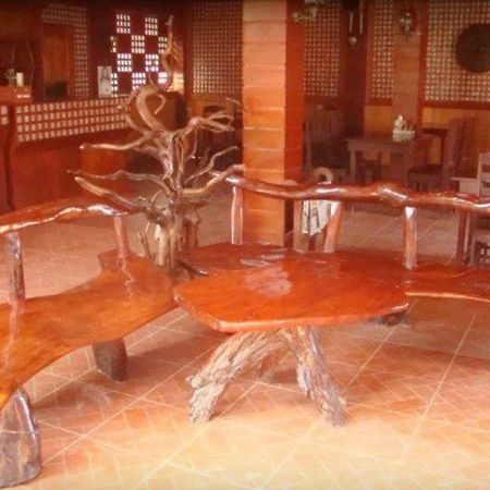 ホテル ペムズ ペンション&レストラン タイタイ エクステリア 写真